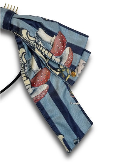 Perla nell' ostrica　2026P-AC  Alice in Wonder Glyph 2Way ribbon（sax Blue）