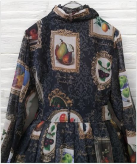 Perla nell' ostrica/ペルラネルオストリカ　Fruit Still Life Art Museum one-piece dress（Black）