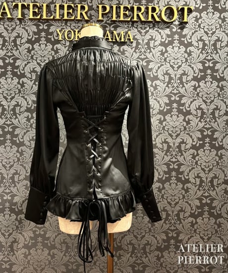 ATELIER-PIERROT／Classical Duchess Ribbon Blouse（ブラック）