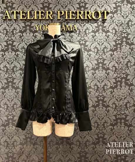ATELIER-PIERROT／Classical Duchess Ribbon Blouse（ブラック）