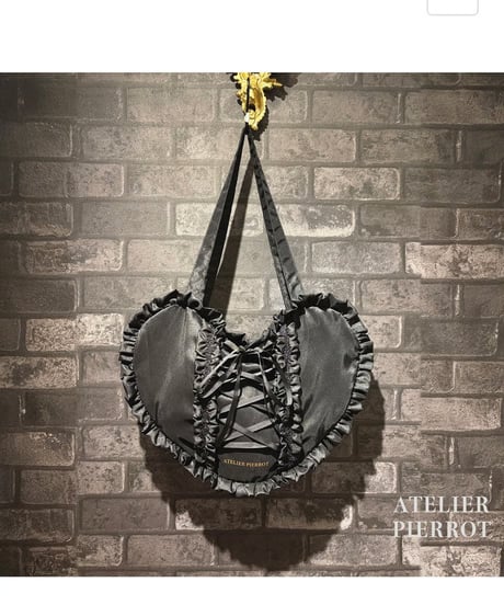 ATELIER-PIERROT／Lace up Ribbon Heart Bag （ブラック）