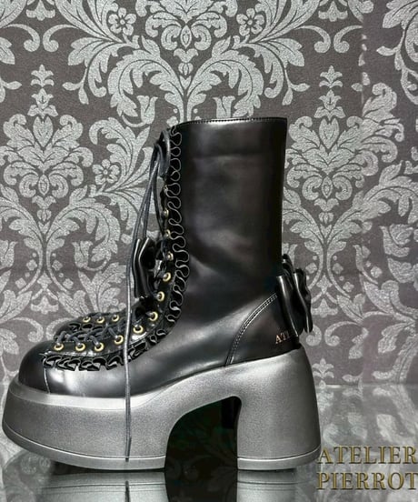 ATELIER-PIERROT／Chunky Frilled Ribbon Boots（ブラック）S～XLの4サイズ展開