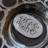 イニシャルマーカサイトパヴェブローチ
