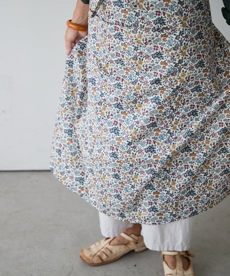 SQUARE APRON / LIBERTY Annabella (red）