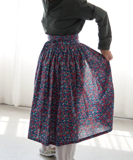 GATHERED APRON A / LIBERTY Wiltshire (blue)