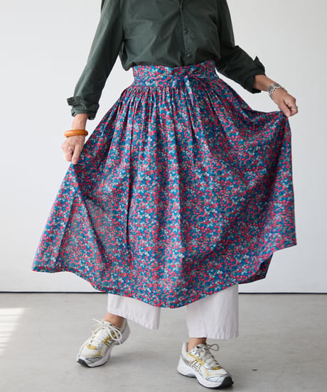 GATHERED APRON A / LIBERTY Wiltshire (blue)