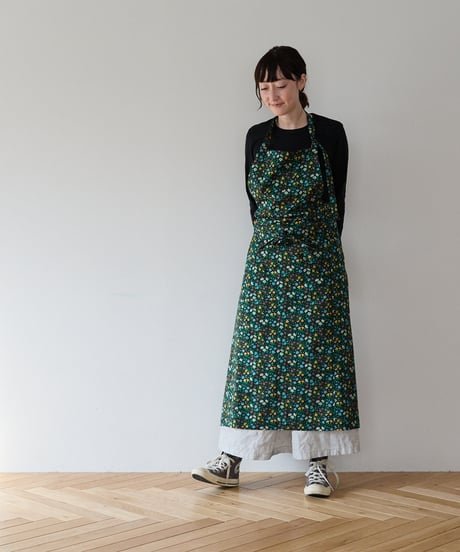 SQUARE APRON / LIBERTY Maria (black)
