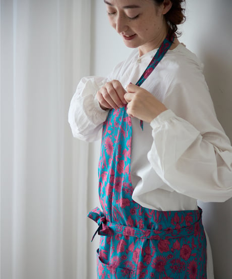 SQUARE APRON / LIBERTY Mono Muse (turquoise)