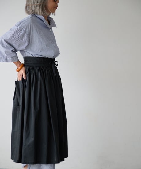 GATHERED APRON A / LIBERTY Solid (black)