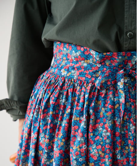 GATHERED APRON A / LIBERTY Wiltshire (blue)