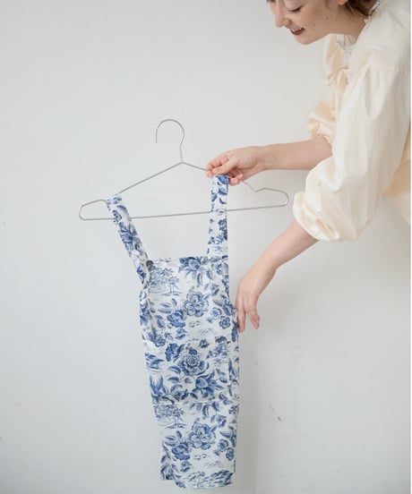 KIDS APRON  / LIBERTY Delft Moragoon (blue)