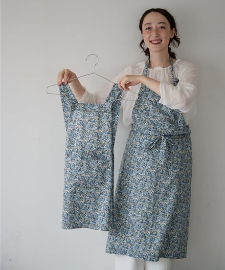 SQUARE APRON (Short) / LIBERTY Chive (blue)
