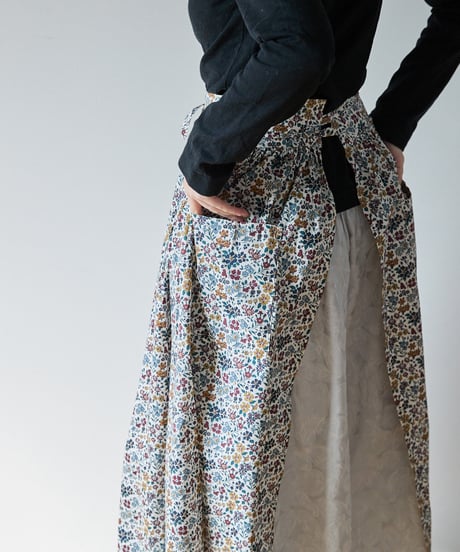 GATHERED APRON A / LIBERTY Annabella (red）
