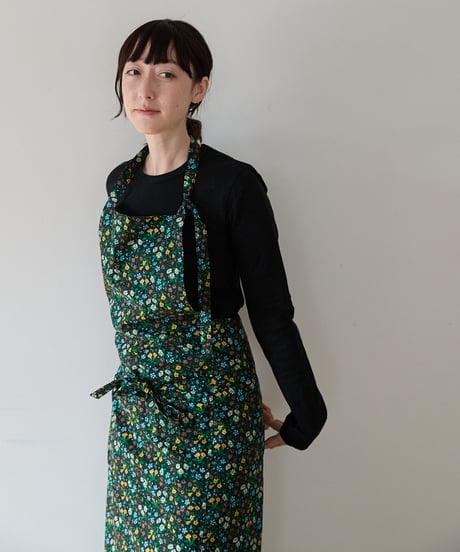 SQUARE APRON / LIBERTY Maria (black)