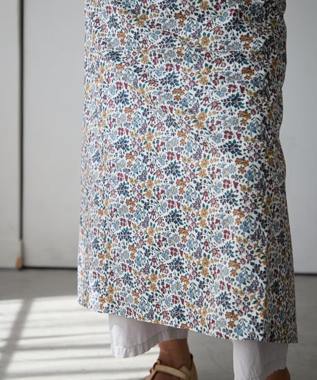 SQUARE APRON / LIBERTY Annabella (red）