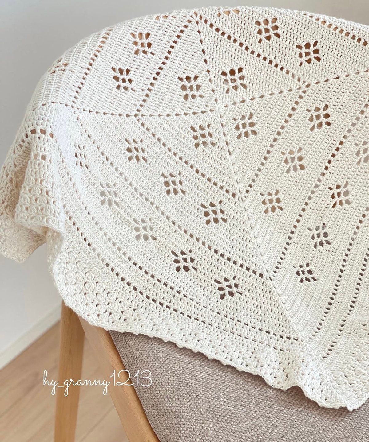 編み図のみ〕透かし模様のスクエアブランケット | hiro crochet