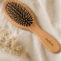 mellow オリジナルヘアブラシ  1本｜2,200円（税込）