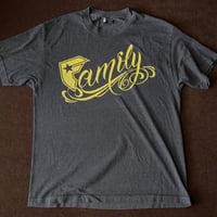 FAMOUS STARS AND STRAPS T-SHIRTS L