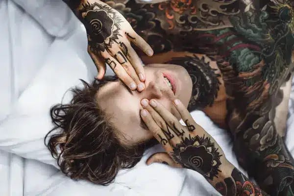 Piercings und Tattoos beim