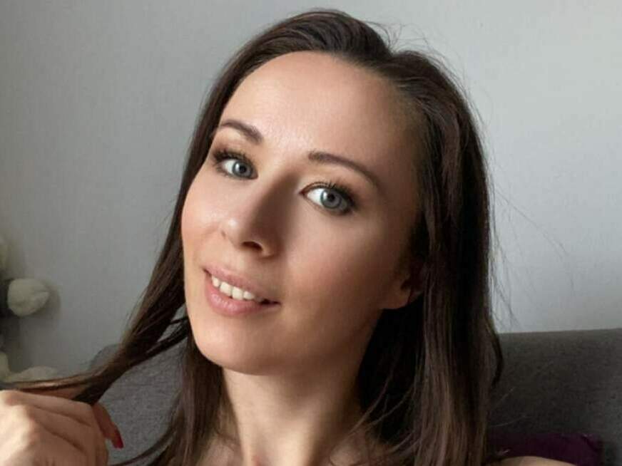 Ronya Rabe sexy frau