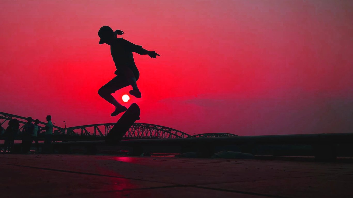 main skateboard di jalanan