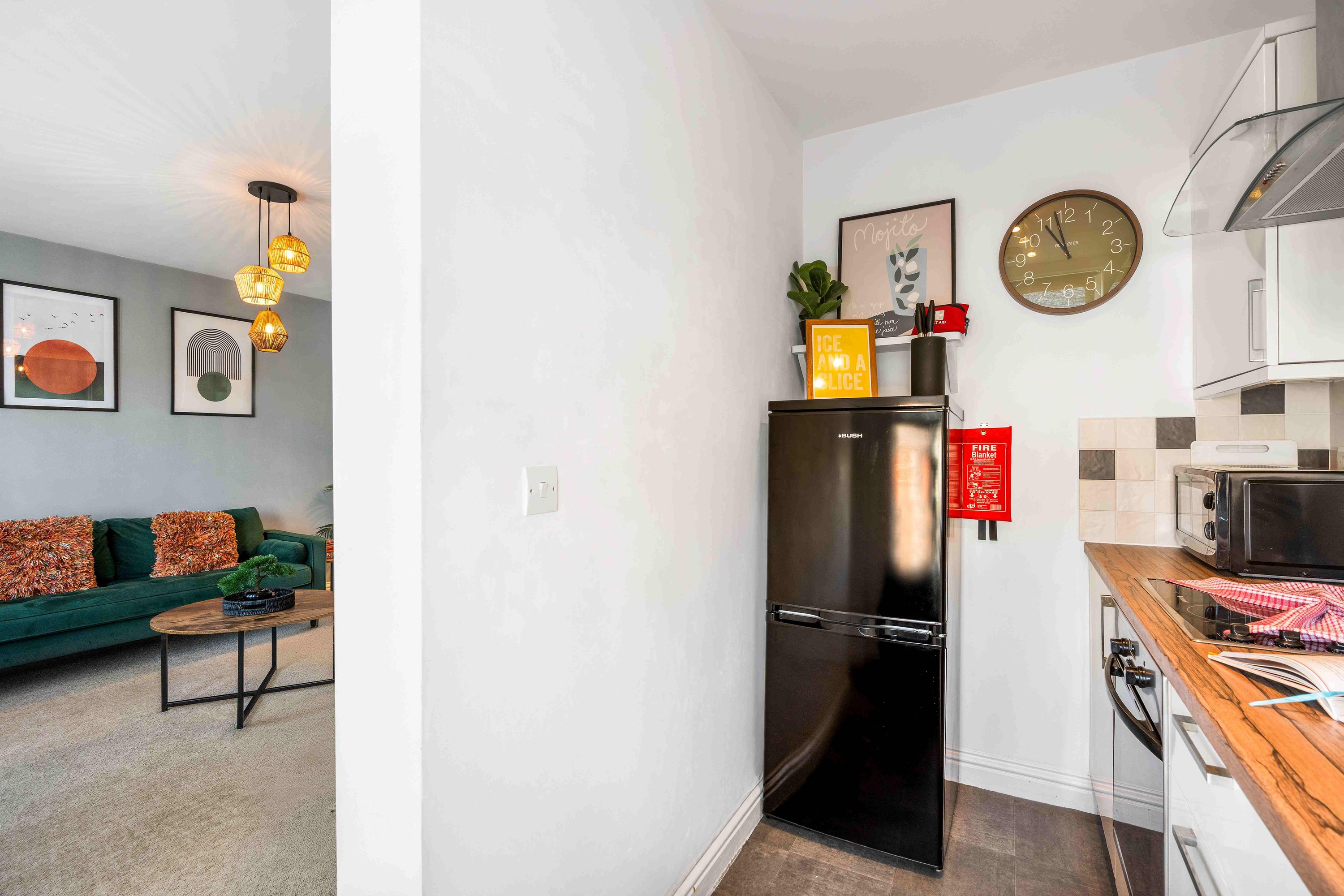 Queens Cove with Seaviews | By My Getaways in 6 Queens Road, Worthing, West Sussex Bn11 3LX - Property image 14 - VivreStays