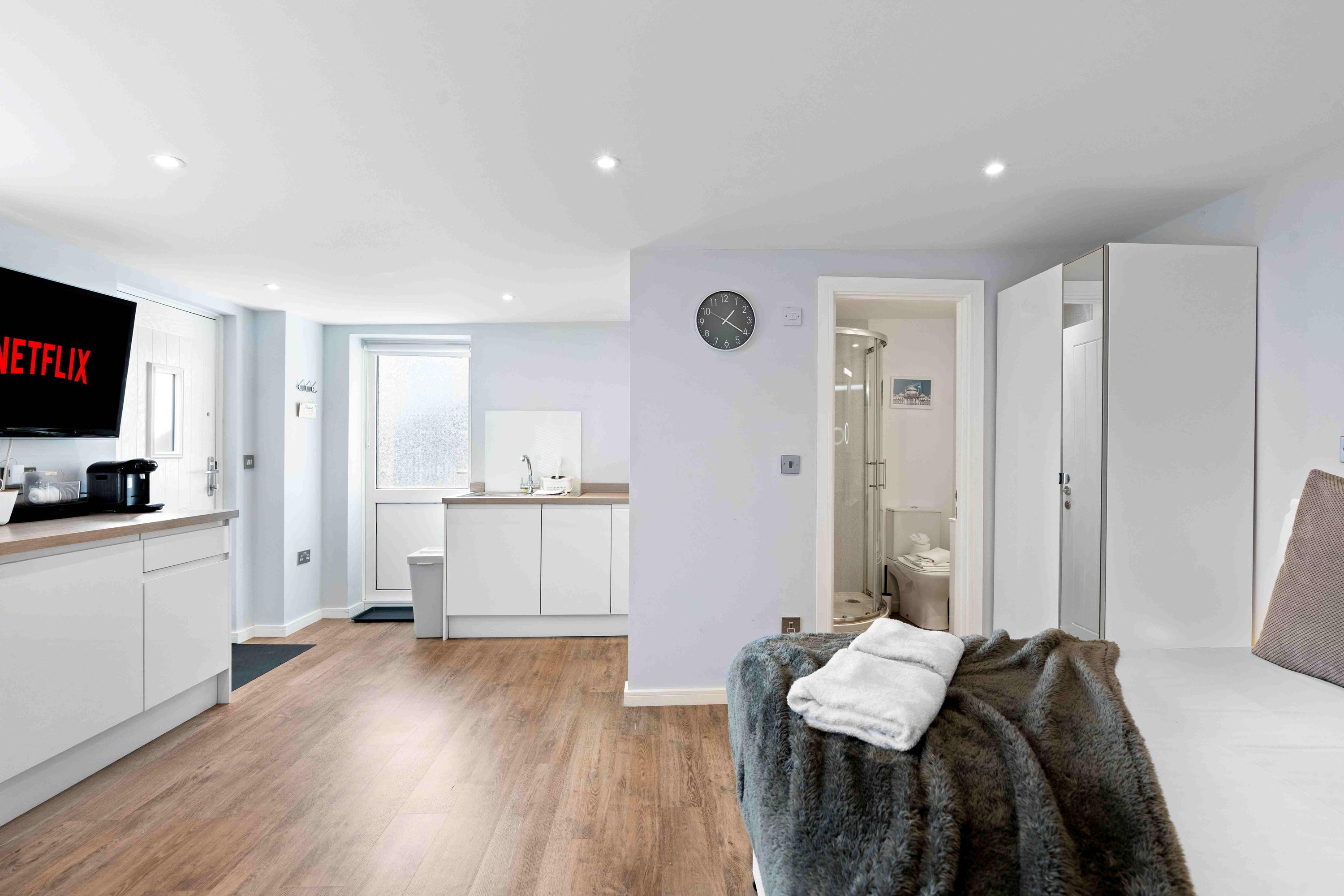 The Patch with free parking | By My Getaways in Mayfield Crescent Patcham, Brighton BN1 8HR - Property image 12 - VivreStays