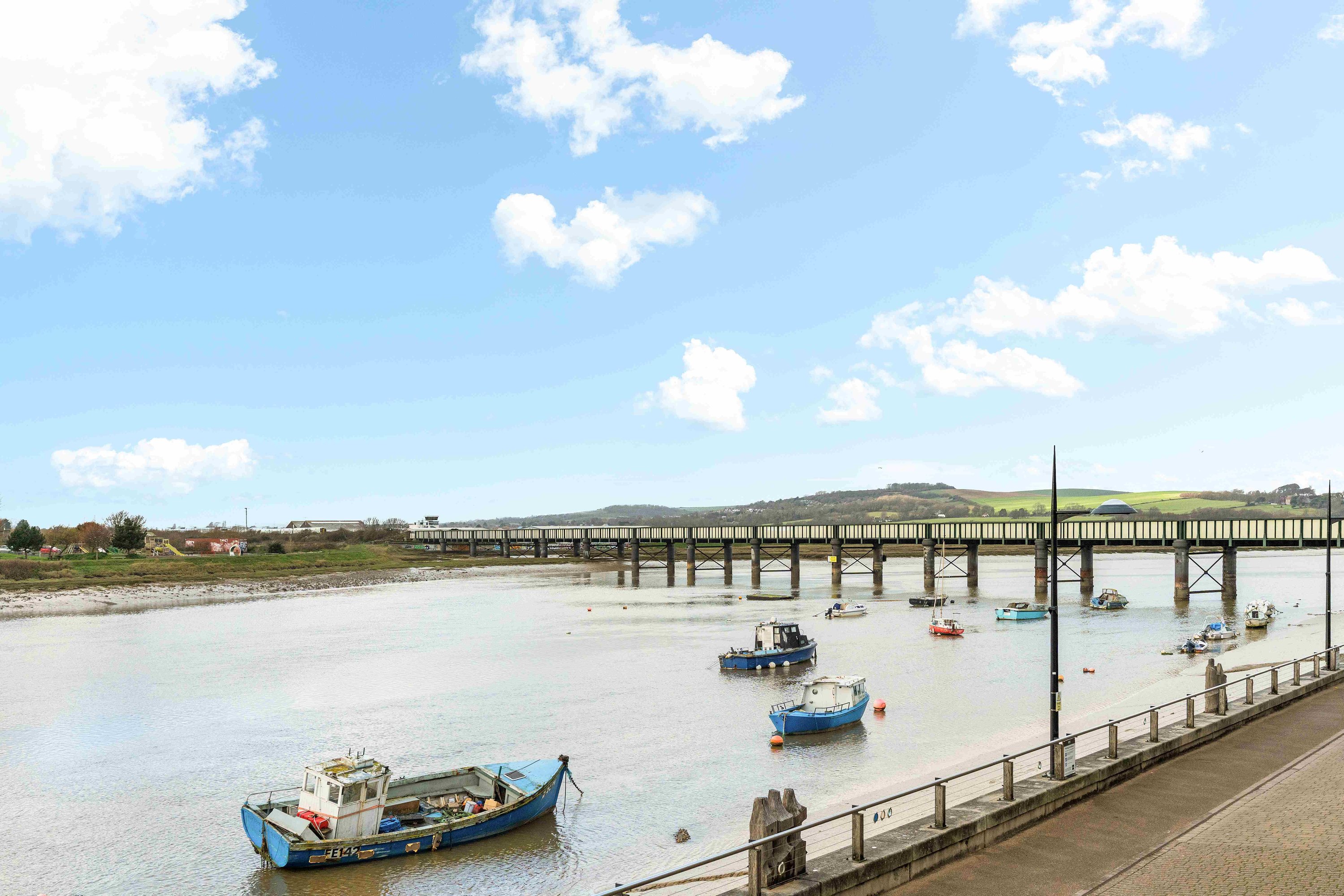 River Heights With Views Parking |By My Getaways in 27 Broad Reach, Shoreham By Sea, West Sussex Bn43 5EY - Property image 14 - VivreStays