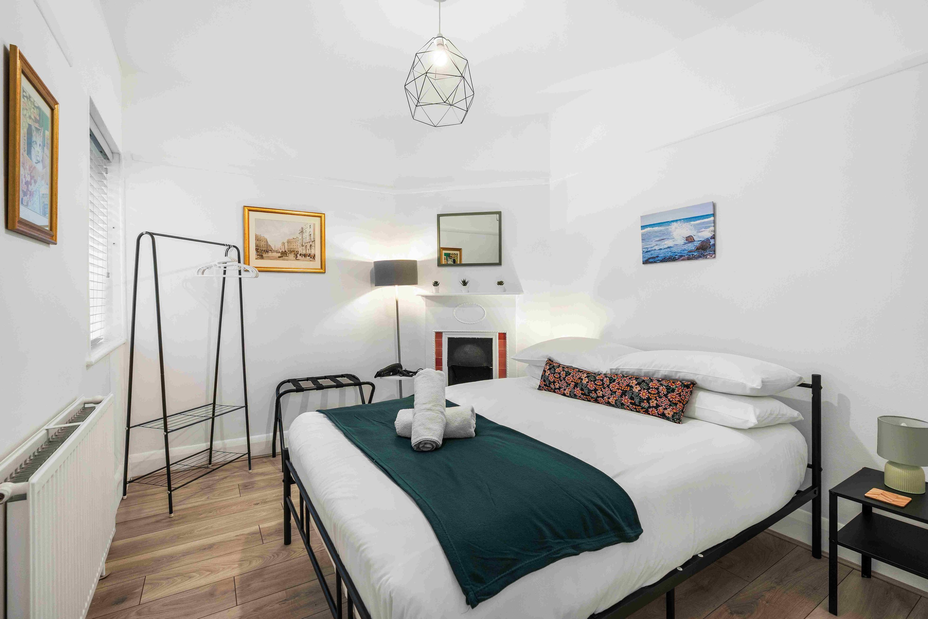 Ferry Fab Pad | By My Getaways in 15A Ferry Road, Shoreham Bn43 5RA - Property image 13 - VivreStays