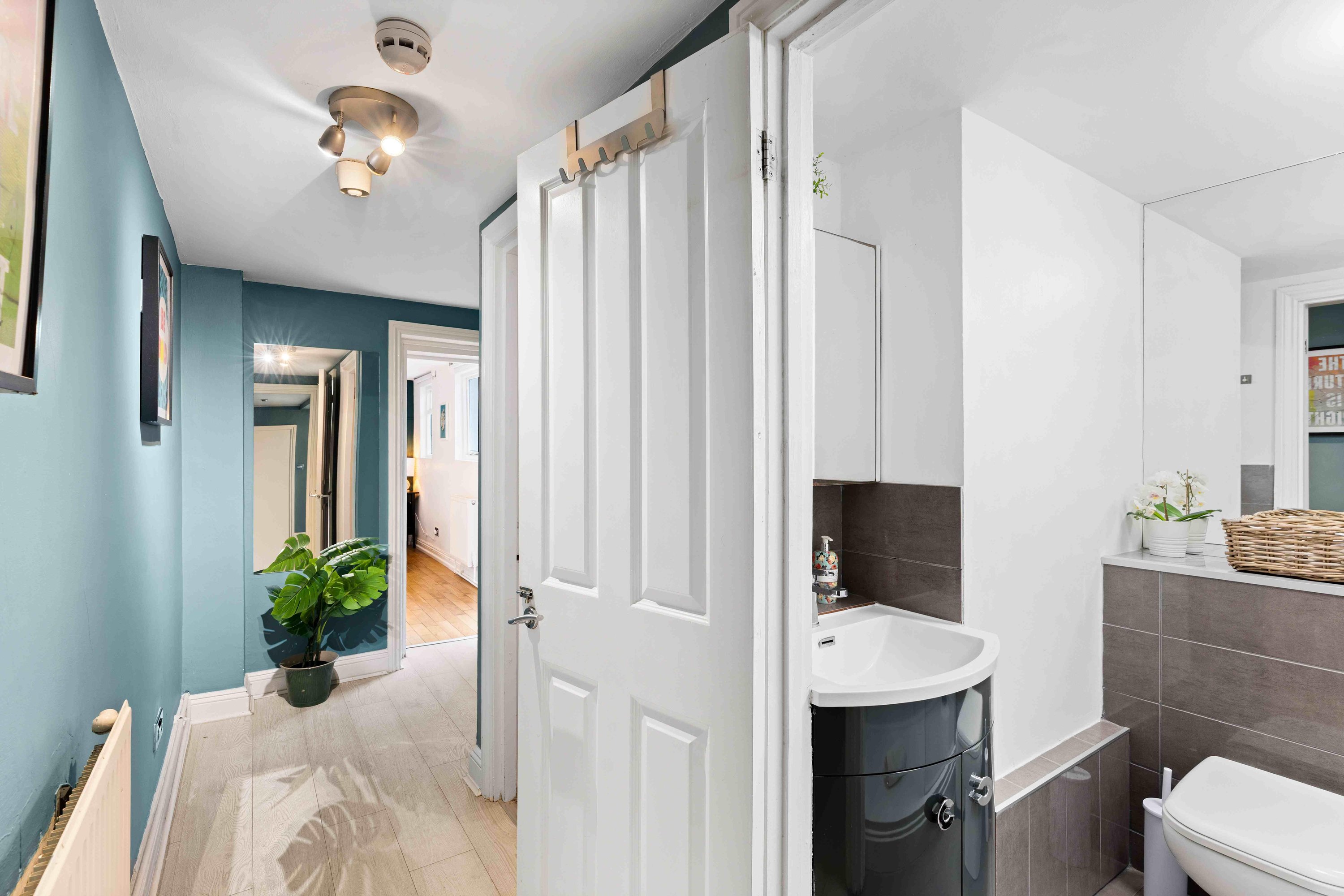 Beach Reach | By My Getaways in 22 Oriental Place, Brighton BN1 2LL - Property image 17 - VivreStays