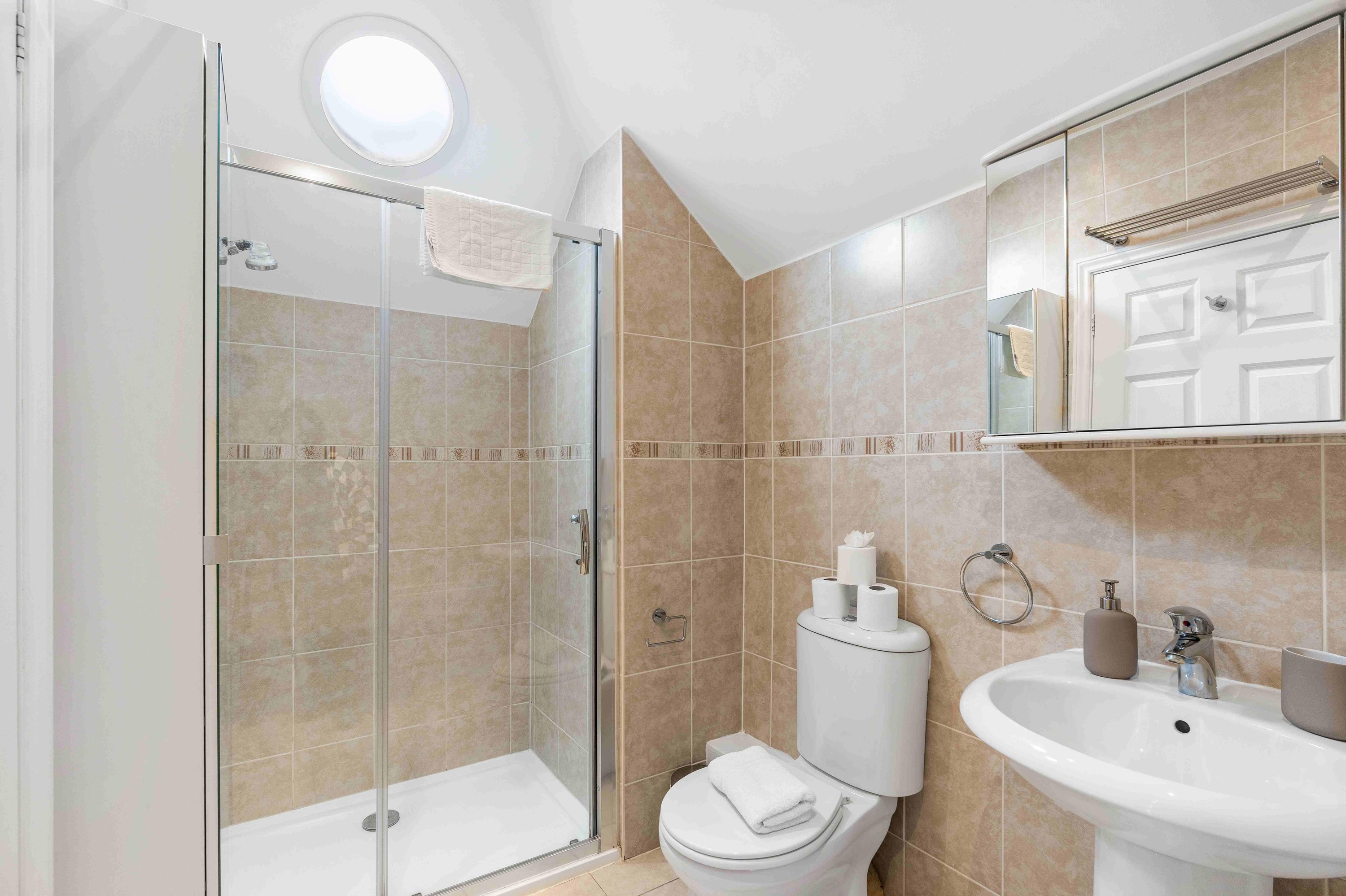 Sea Palm  | By My Getaways in 185 Brighton Road Lancing BN15 8JB - Property image 21 - VivreStays