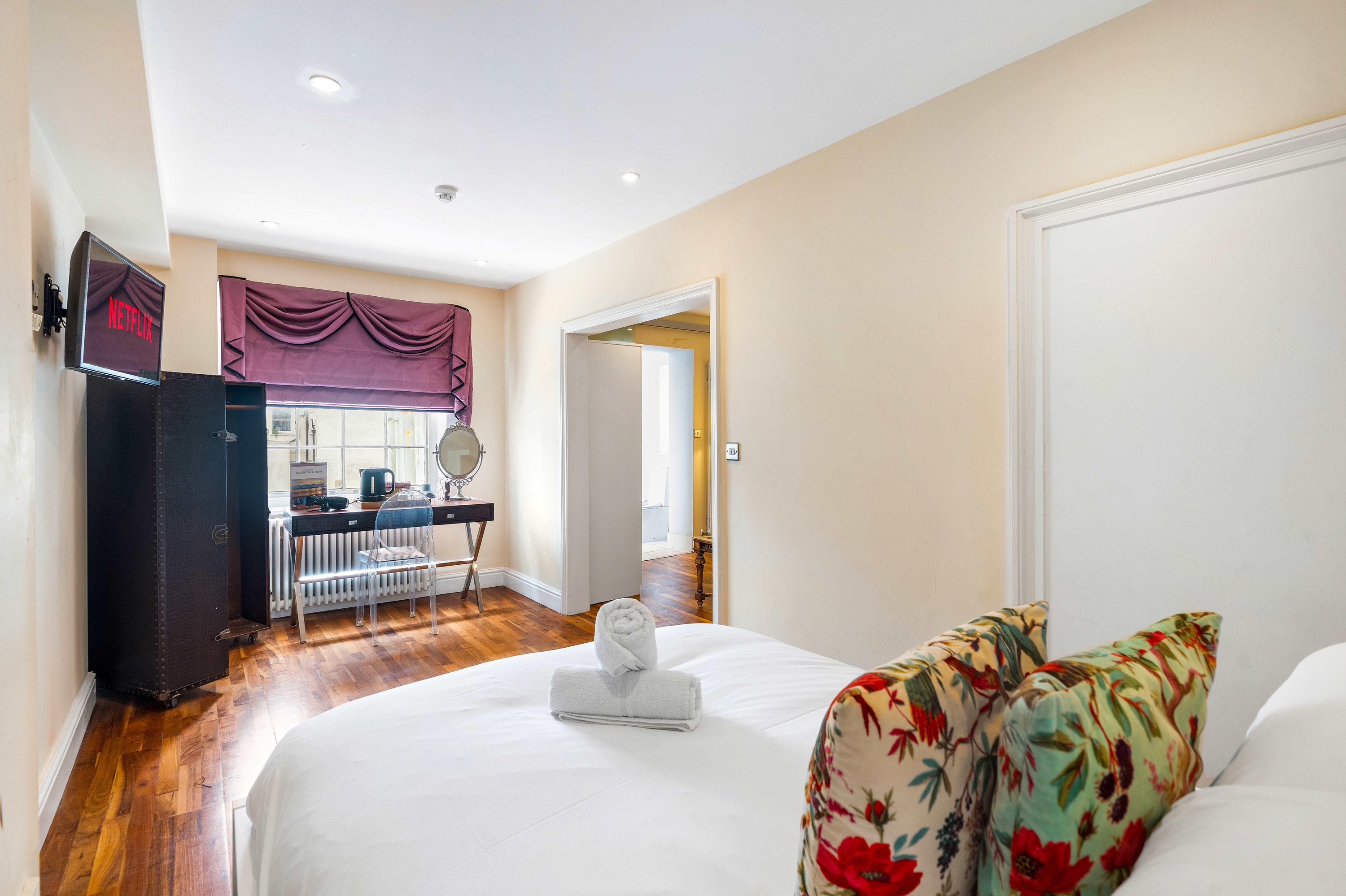 Oriental Seven | By My Getaways serviced apartment - Brighton - VivreStays