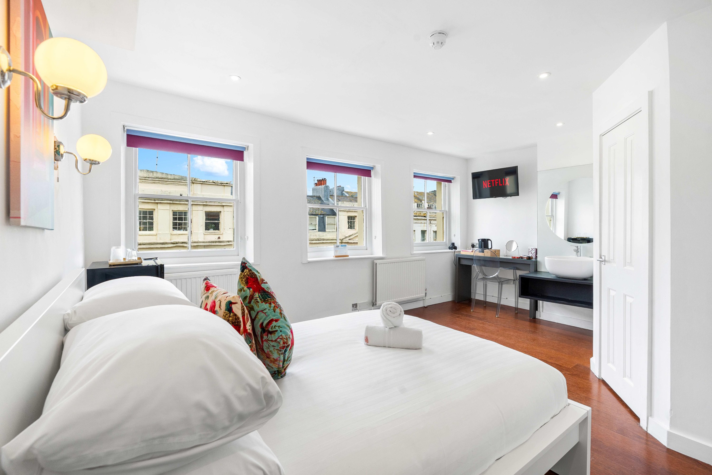 Oriental Eight | By My Getaways serviced apartment - Brighton - VivreStays