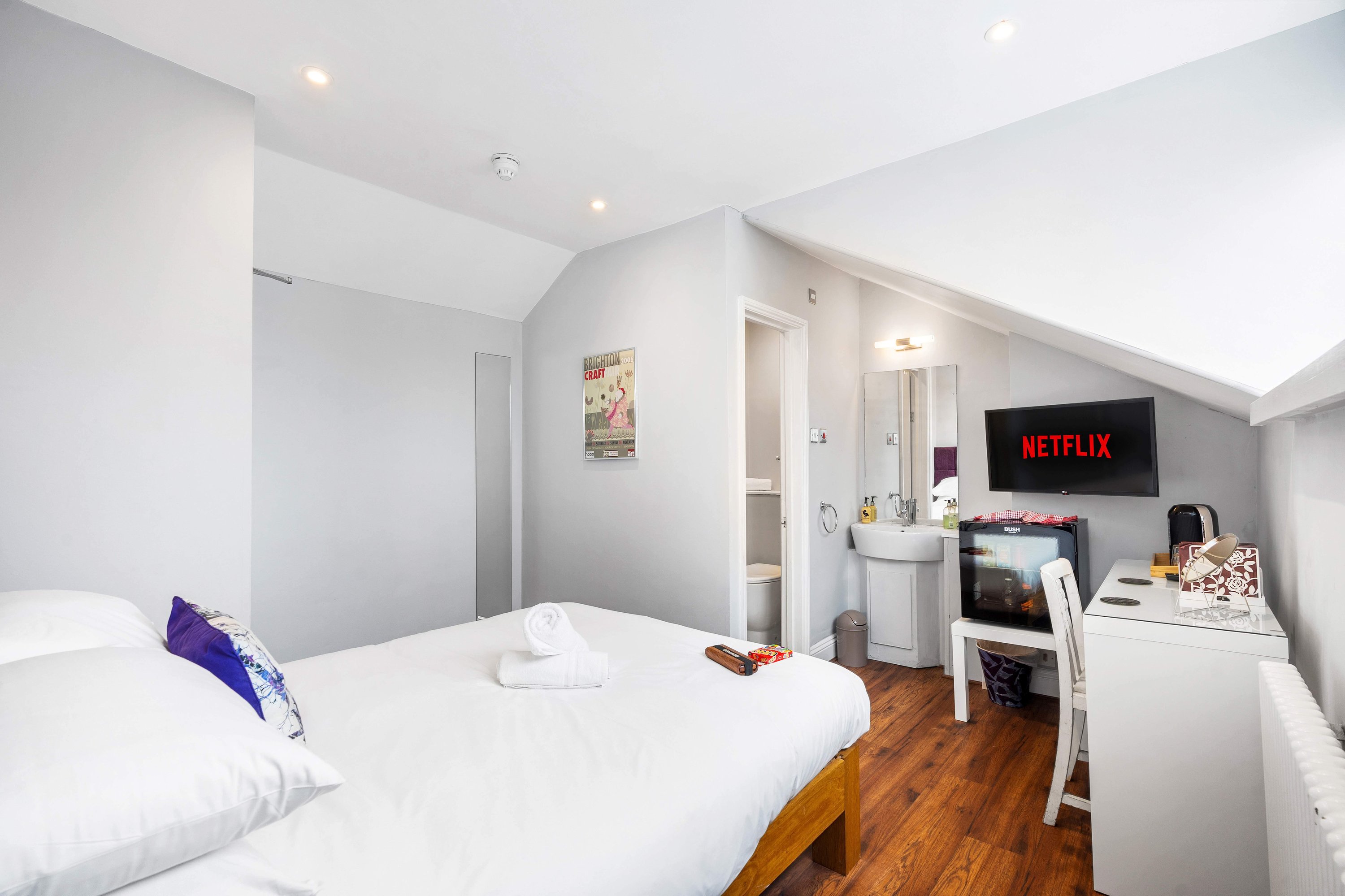Oriental Nine | By My Getaways serviced apartment - Brighton - VivreStays