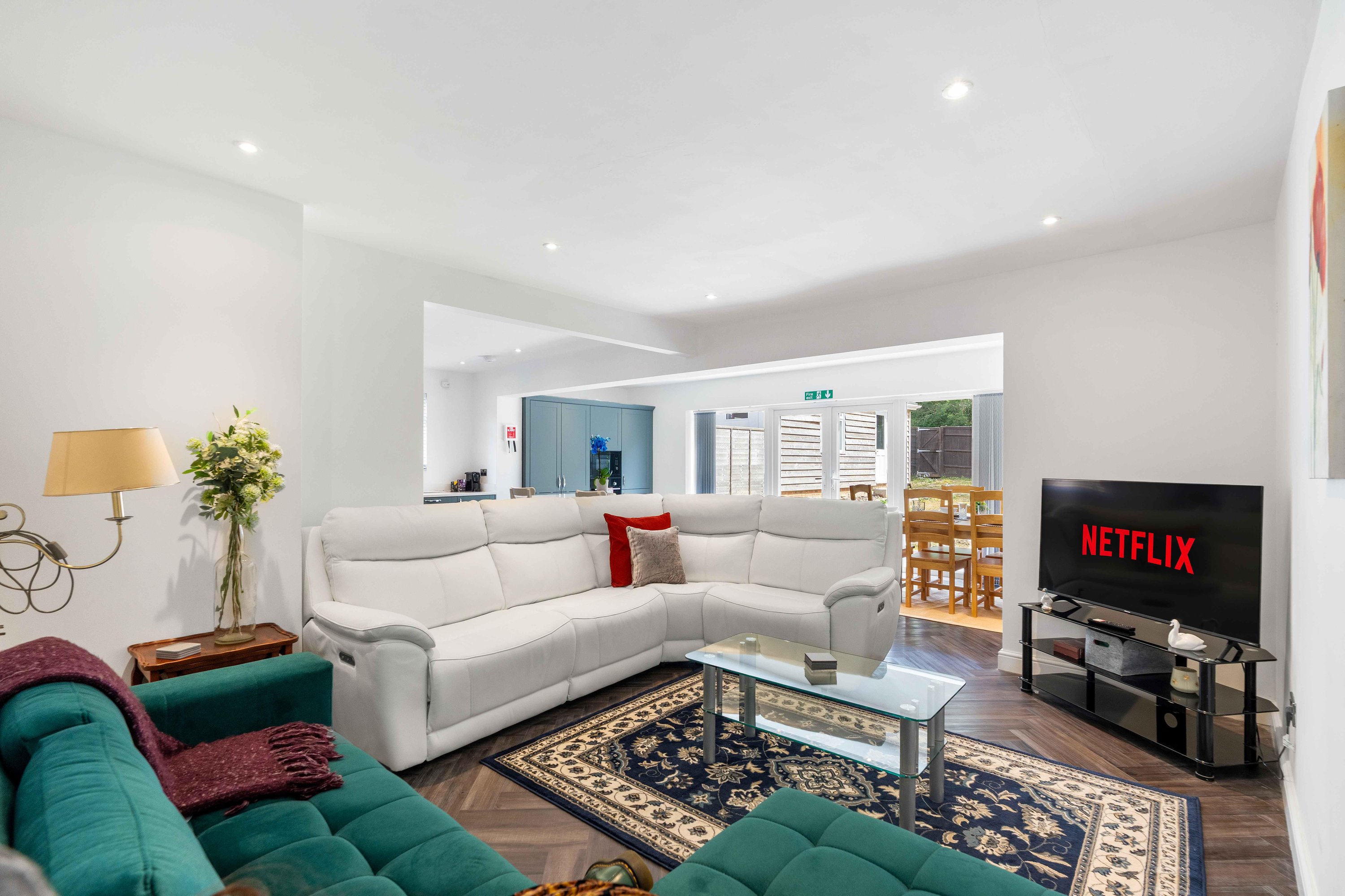 Coral Haven With Parking | By My Getaways in 34 Pines Avenue, Worthing BN14 9JQ Bn14 9JQ - Property image 6 - VivreStays