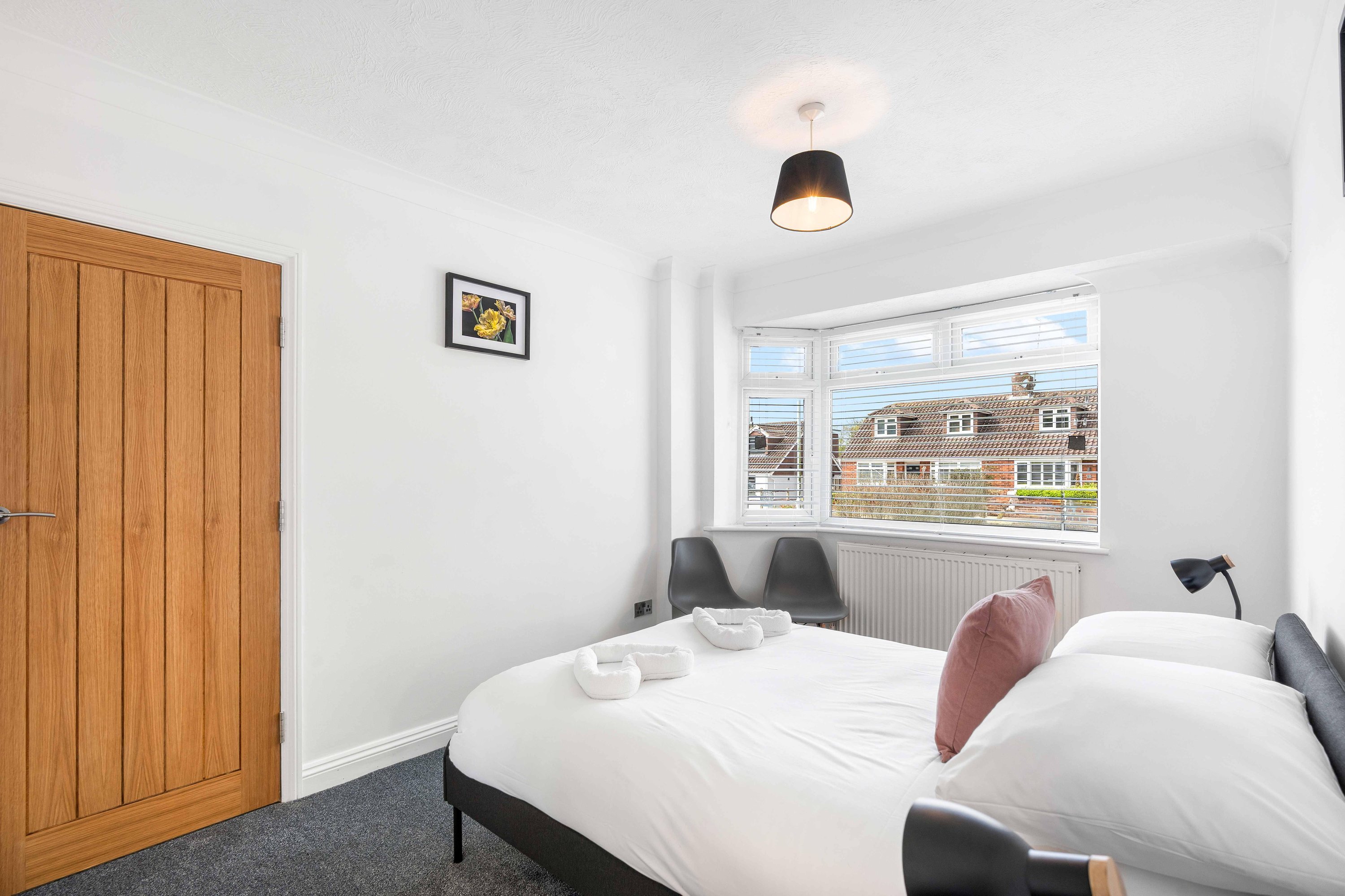 Coral Haven With Parking | By My Getaways serviced apartment - Worthing - VivreStays