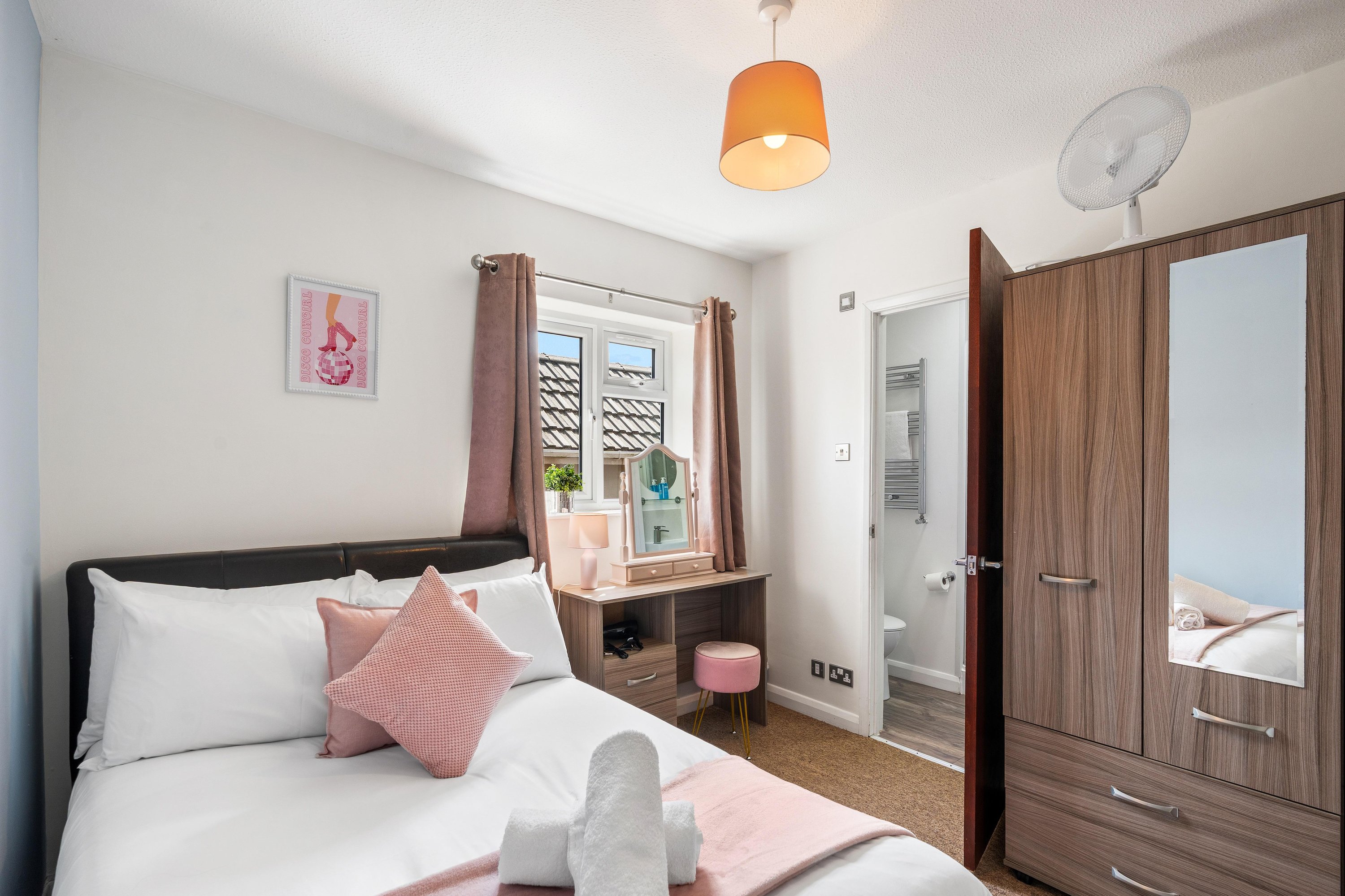 Downs Escape | By My Getaways in 6 Tottington Way Shoreham-by-Sea West Sussex BN43 6HU - Property image 15 - VivreStays