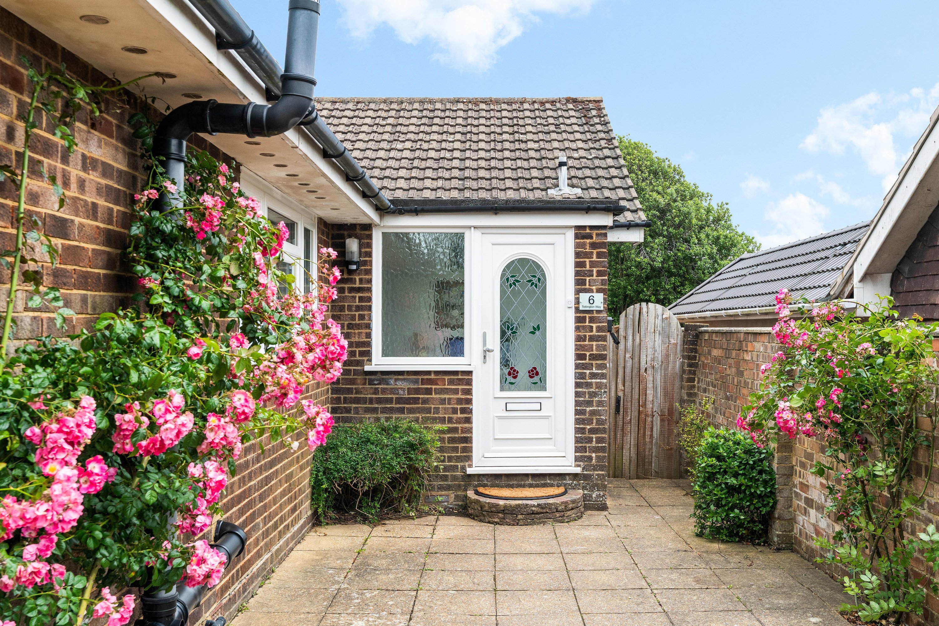 Downs Escape | By My Getaways in 6 Tottington Way Shoreham-by-Sea West Sussex BN43 6HU - Property image 4 - VivreStays