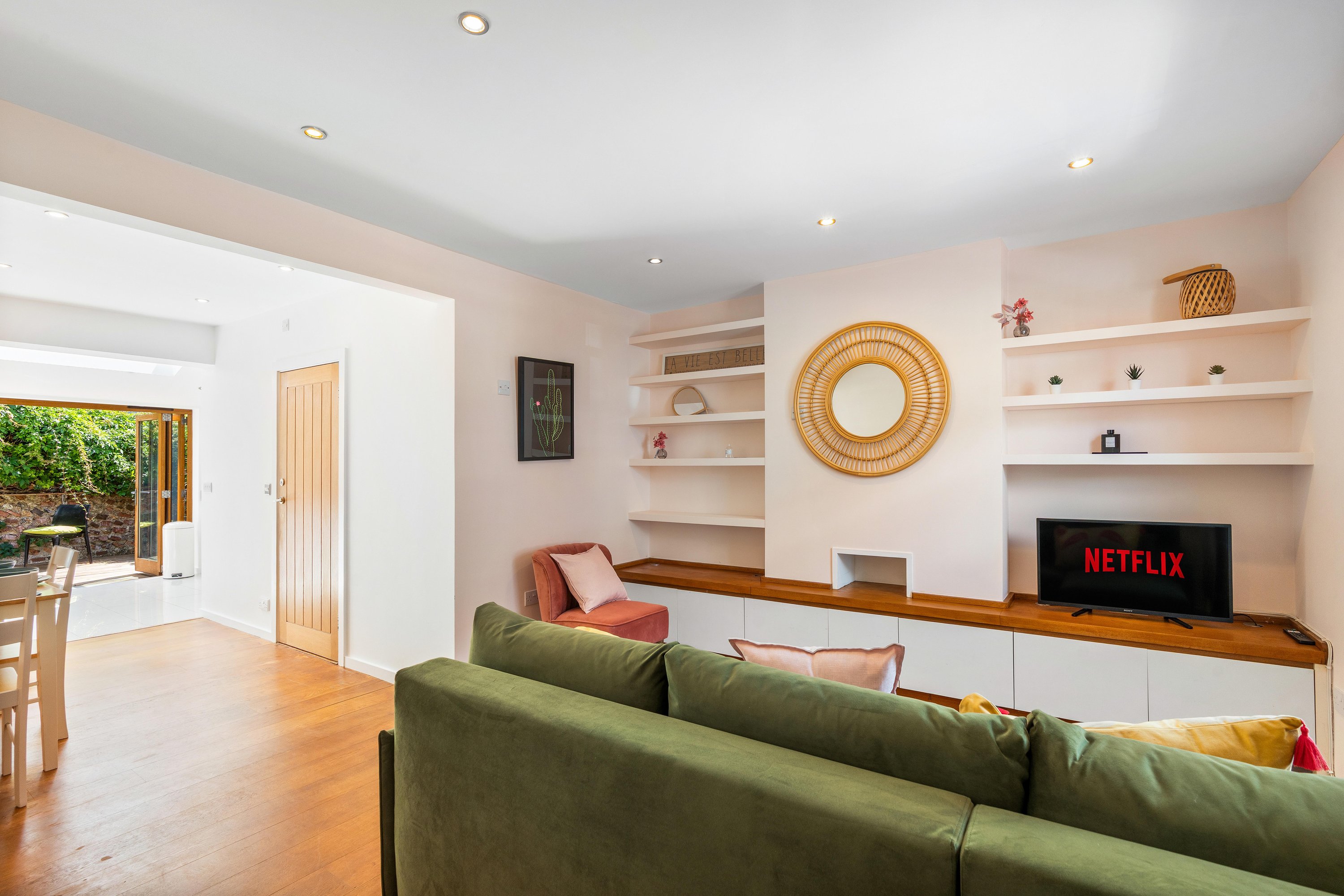 Leafy Haven | By My Getaways serviced apartment - Brighton - VivreStays
