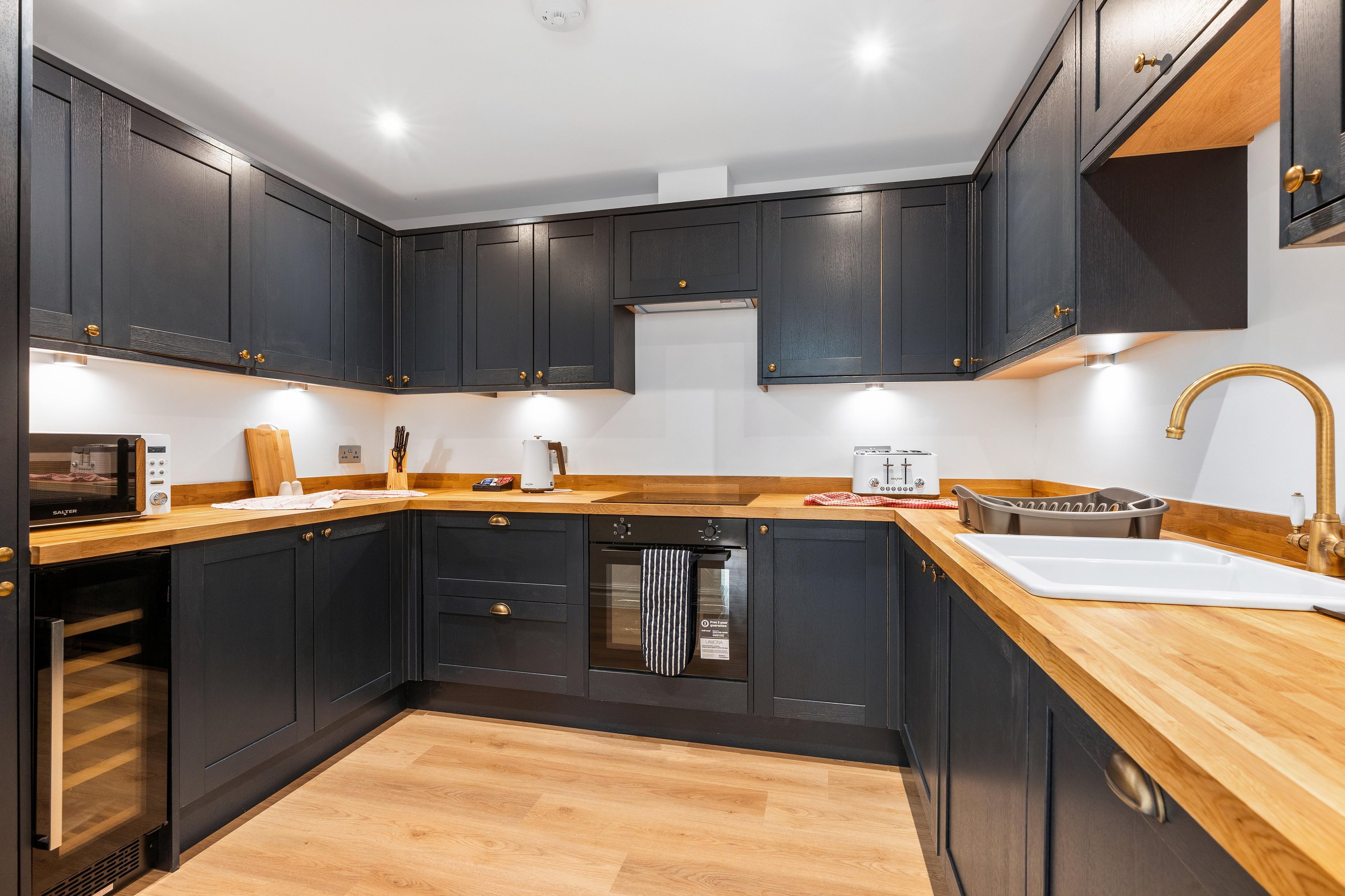 Urban Breeze | By My Getaways in Flat 1, 1 Albion Street BN2 9PE - Property image 4 - VivreStays