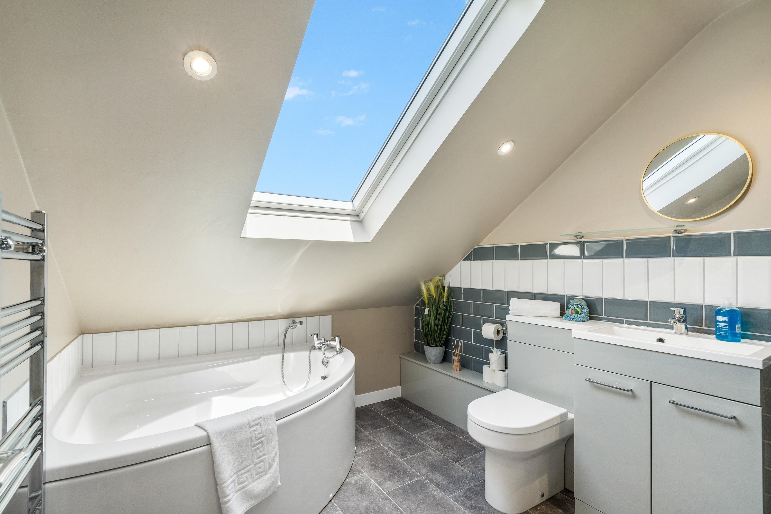 Valley Retreat  | By My Getaways in 40 Coombe Vale, Saltdean, BN2 8HL BN2 8HL - Property image 11 - VivreStays