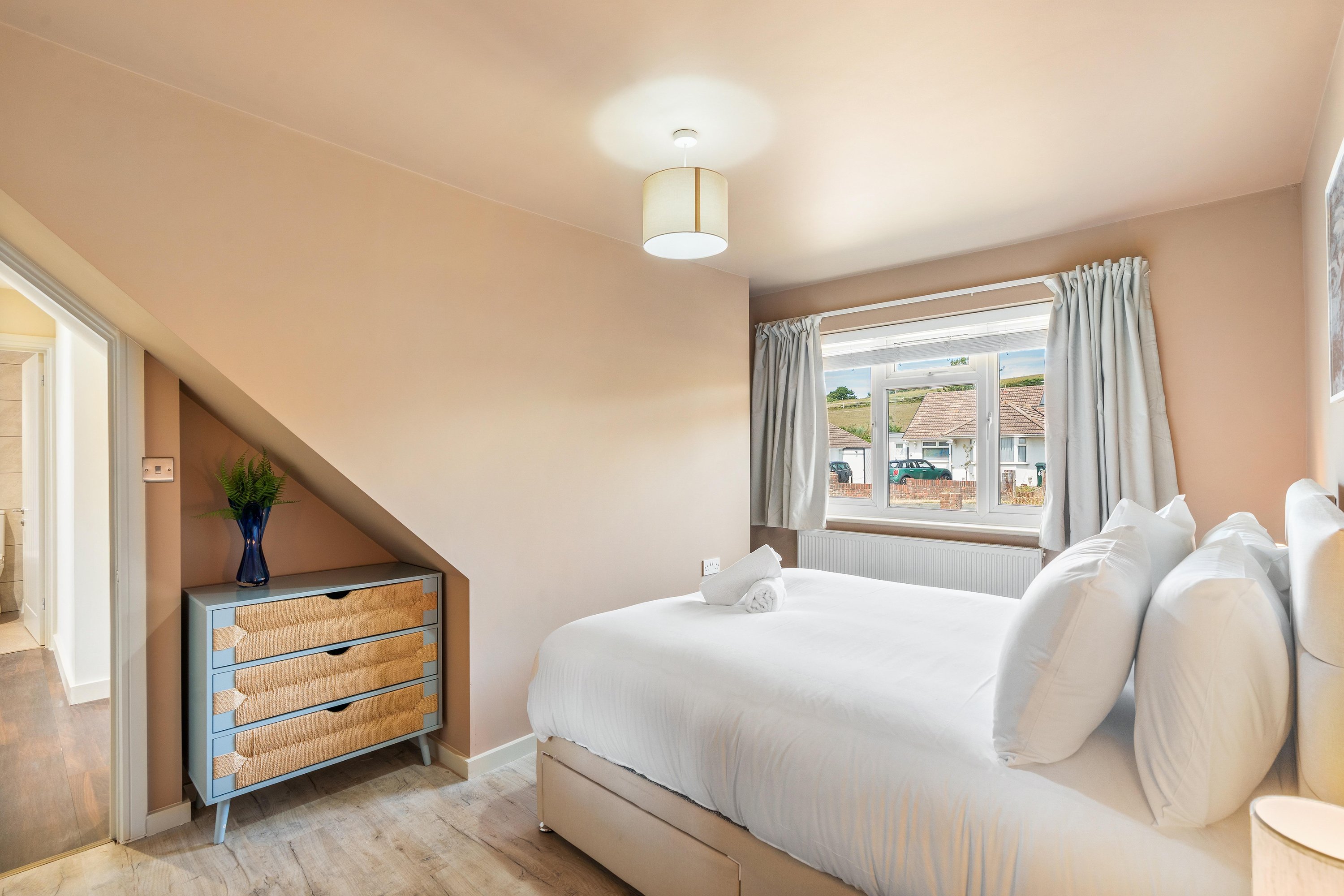 Valley Retreat  | By My Getaways in 40 Coombe Vale, Saltdean, BN2 8HL BN2 8HL - Property image 22 - VivreStays