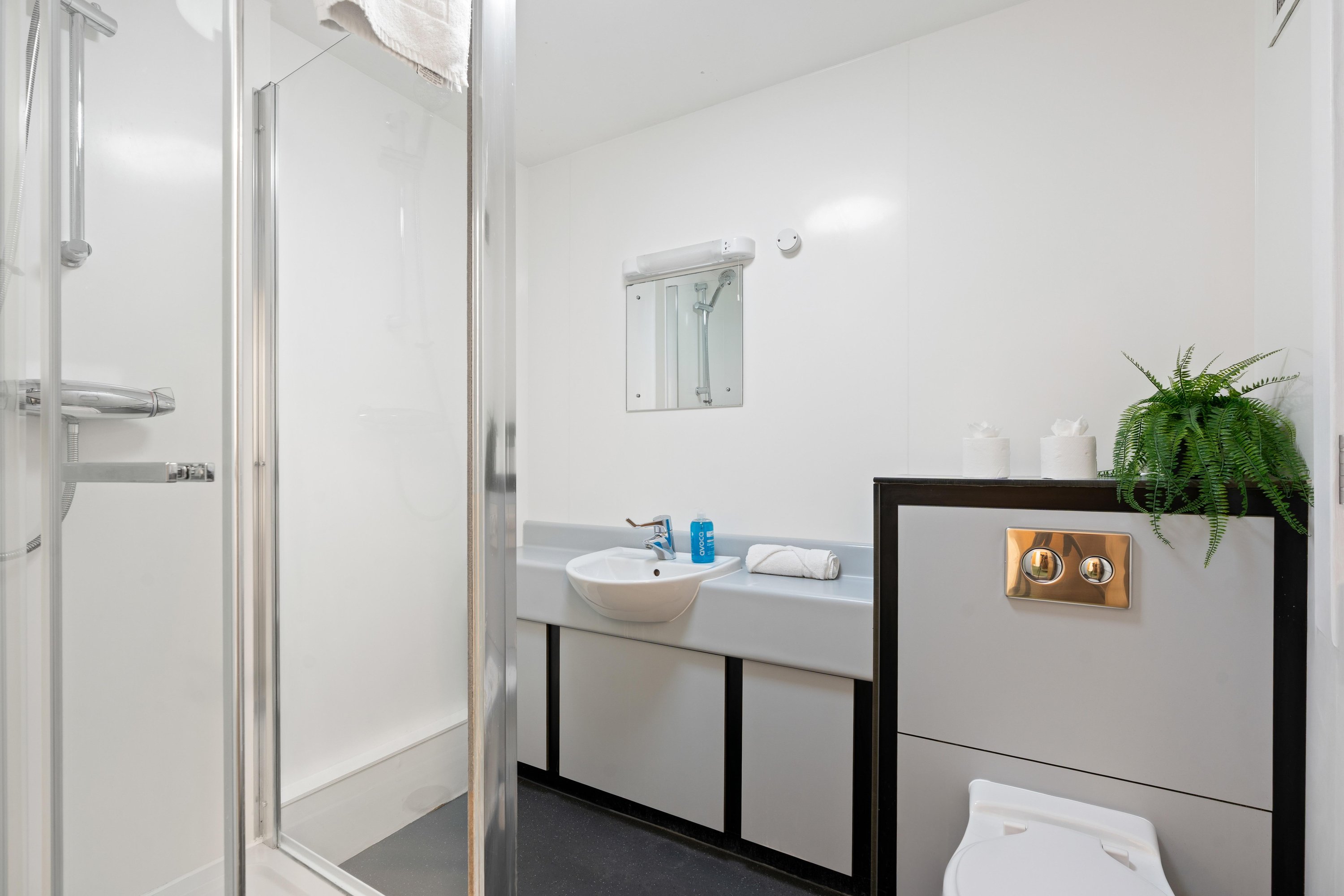 Kings Residence 5 | By My Getaways in 51-53 Kings Road, Brighton BN1 1NA - Property image 14 - VivreStays
