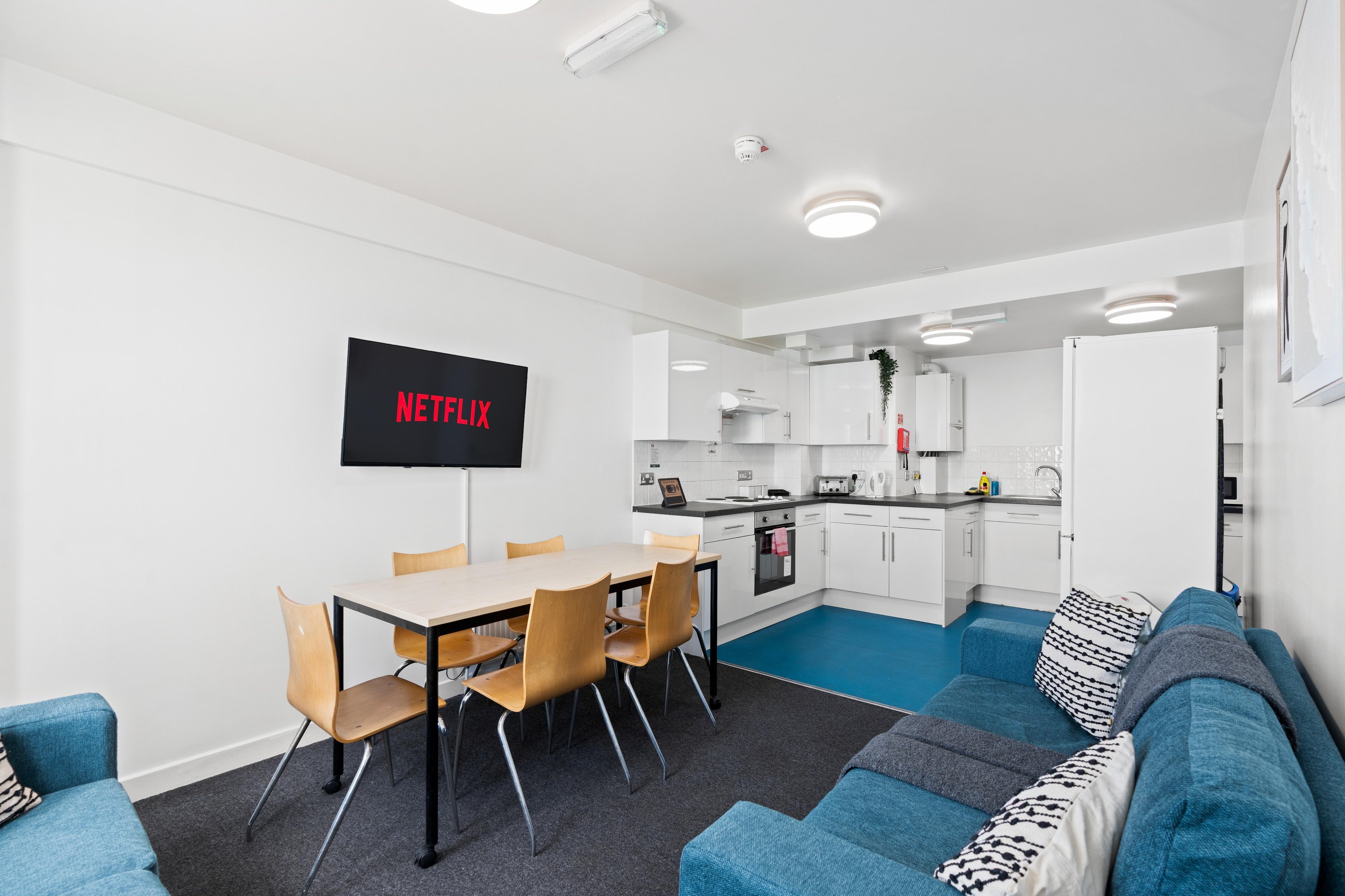 Kings Residence 5 | By My Getaways in 51-53 Kings Road, Brighton BN1 1NA - Property image 18 - VivreStays