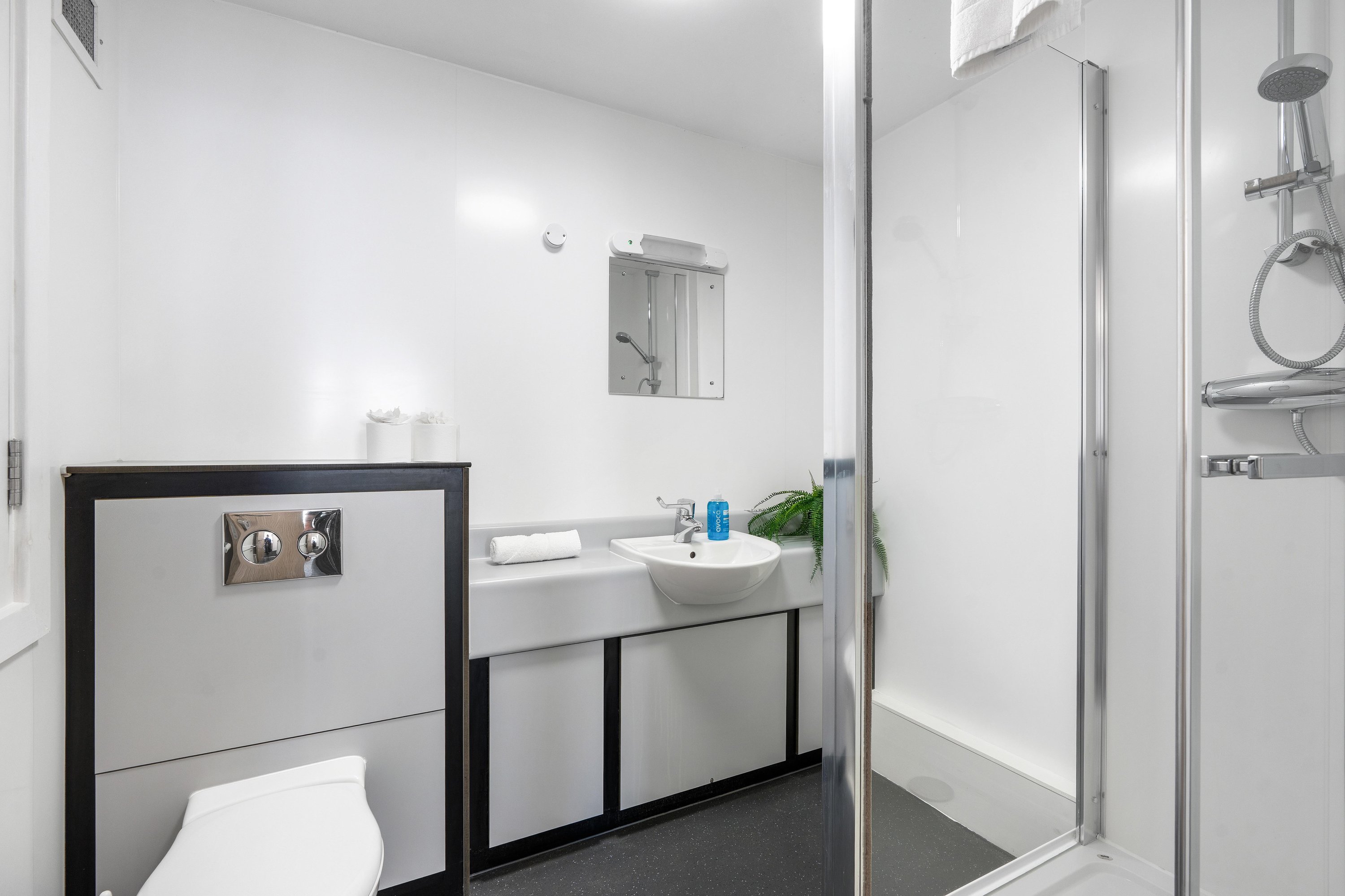 Kings Residence 9 | By My Getaways in 51-53 Kings Road, Brighton BN1 1NA - Property image 18 - VivreStays