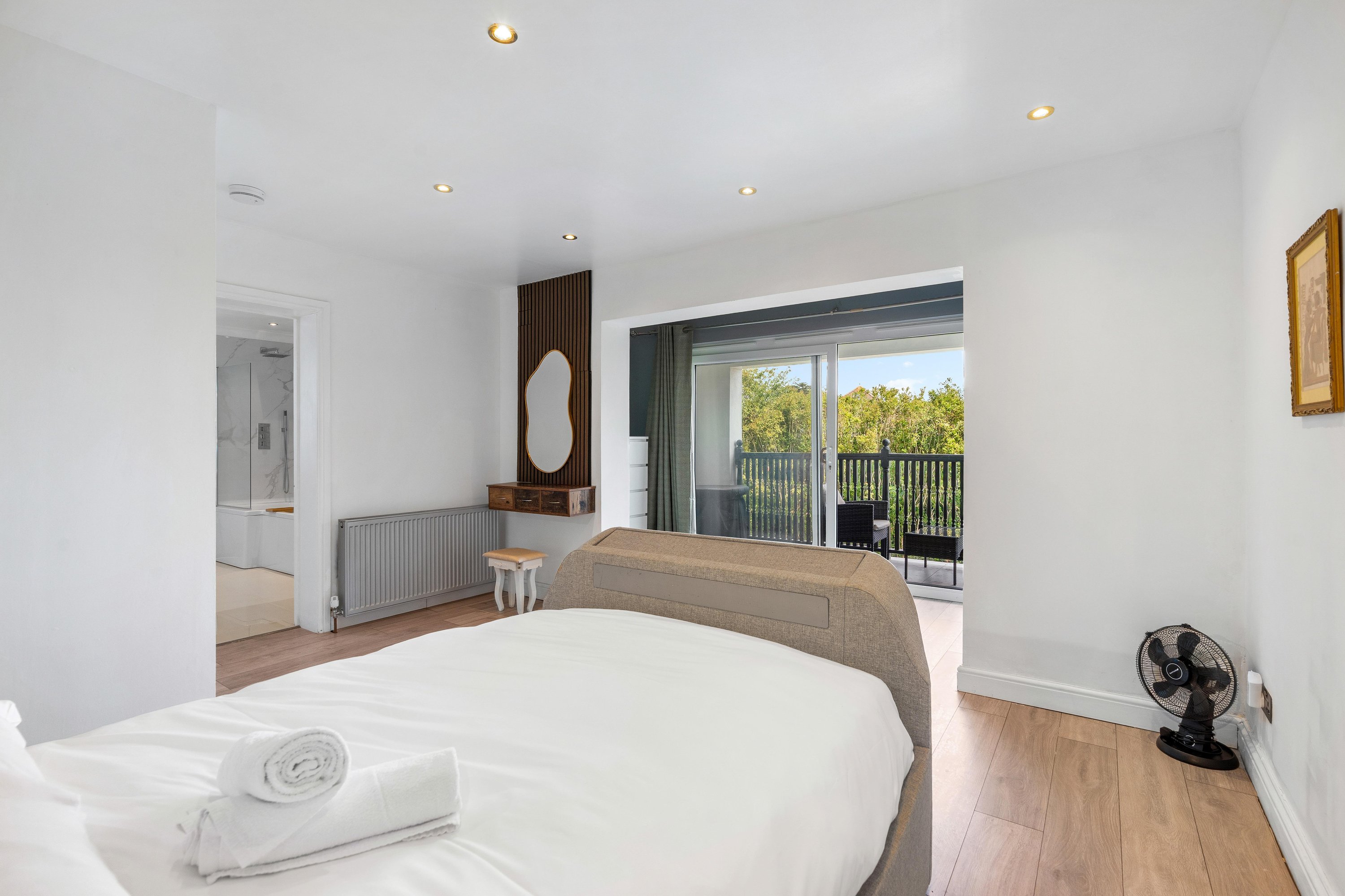 Downs Heights | By My Getaways in 20 Whitethorn Drive, Brighton BN1 5LH - Property image 18 - VivreStays