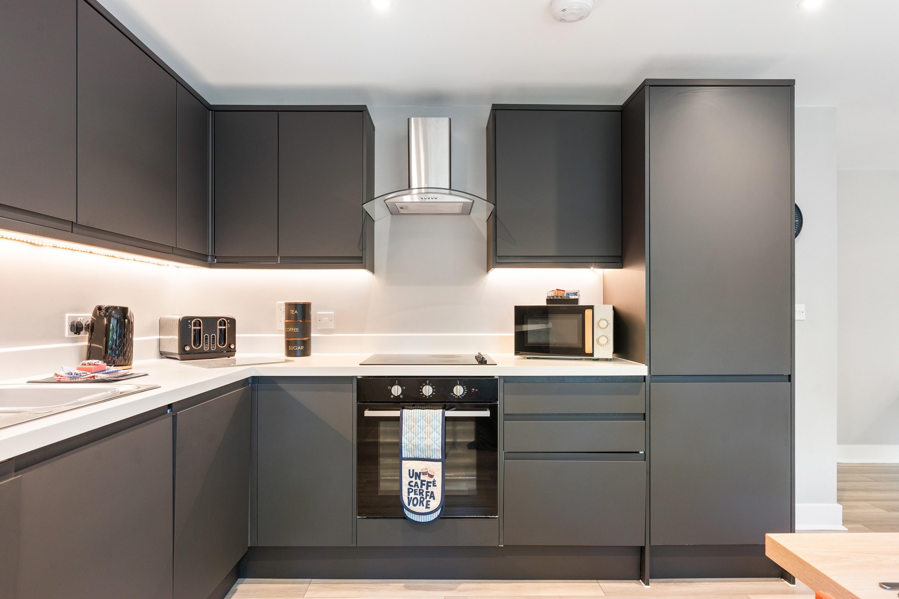 Woodland View 1 | By My Getaways in 16 Park Close, Brighton BN1 9DE - Property image 12 - VivreStays