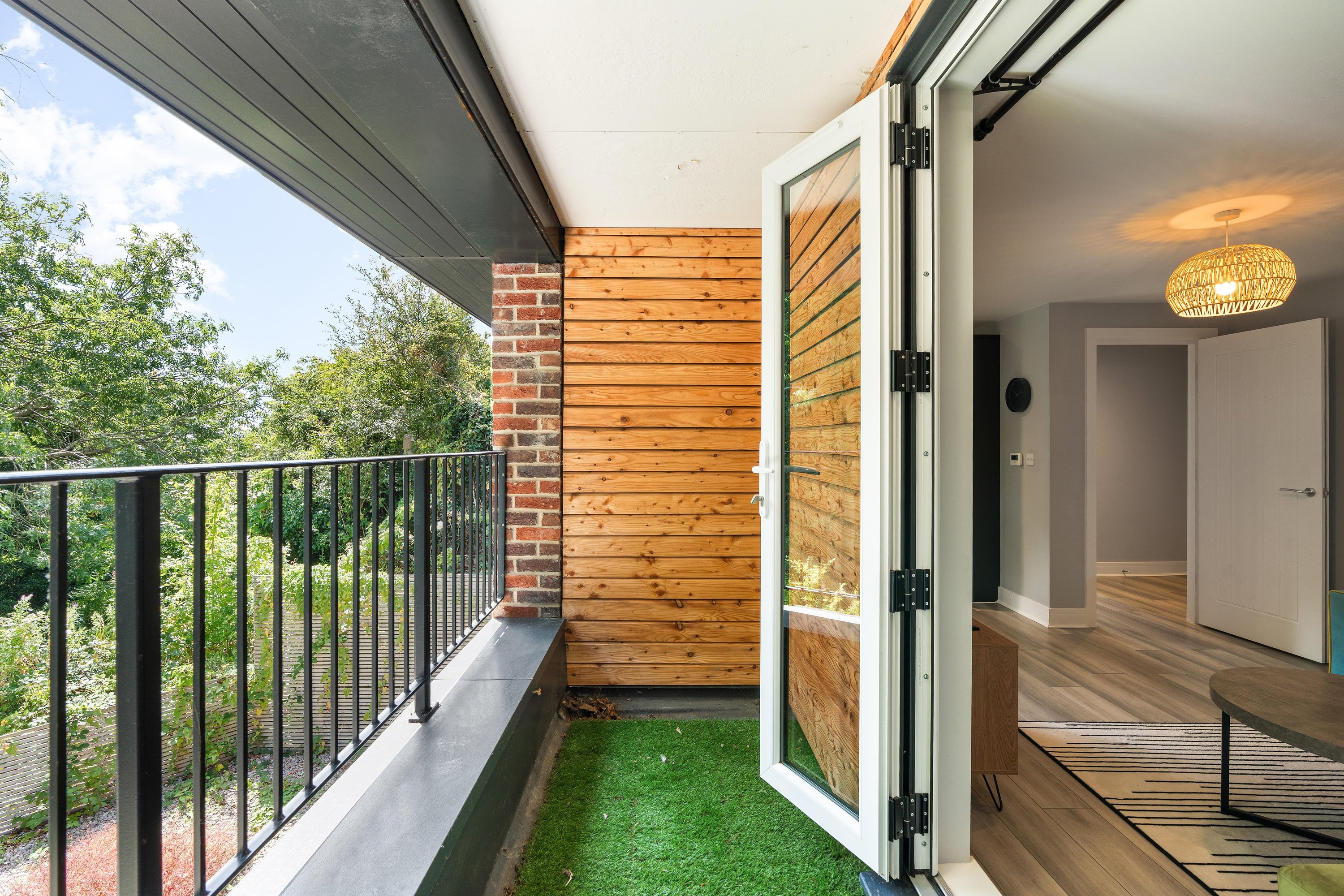 Woodland View 1 | By My Getaways in 16 Park Close, Brighton BN1 9DE - Property image 18 - VivreStays