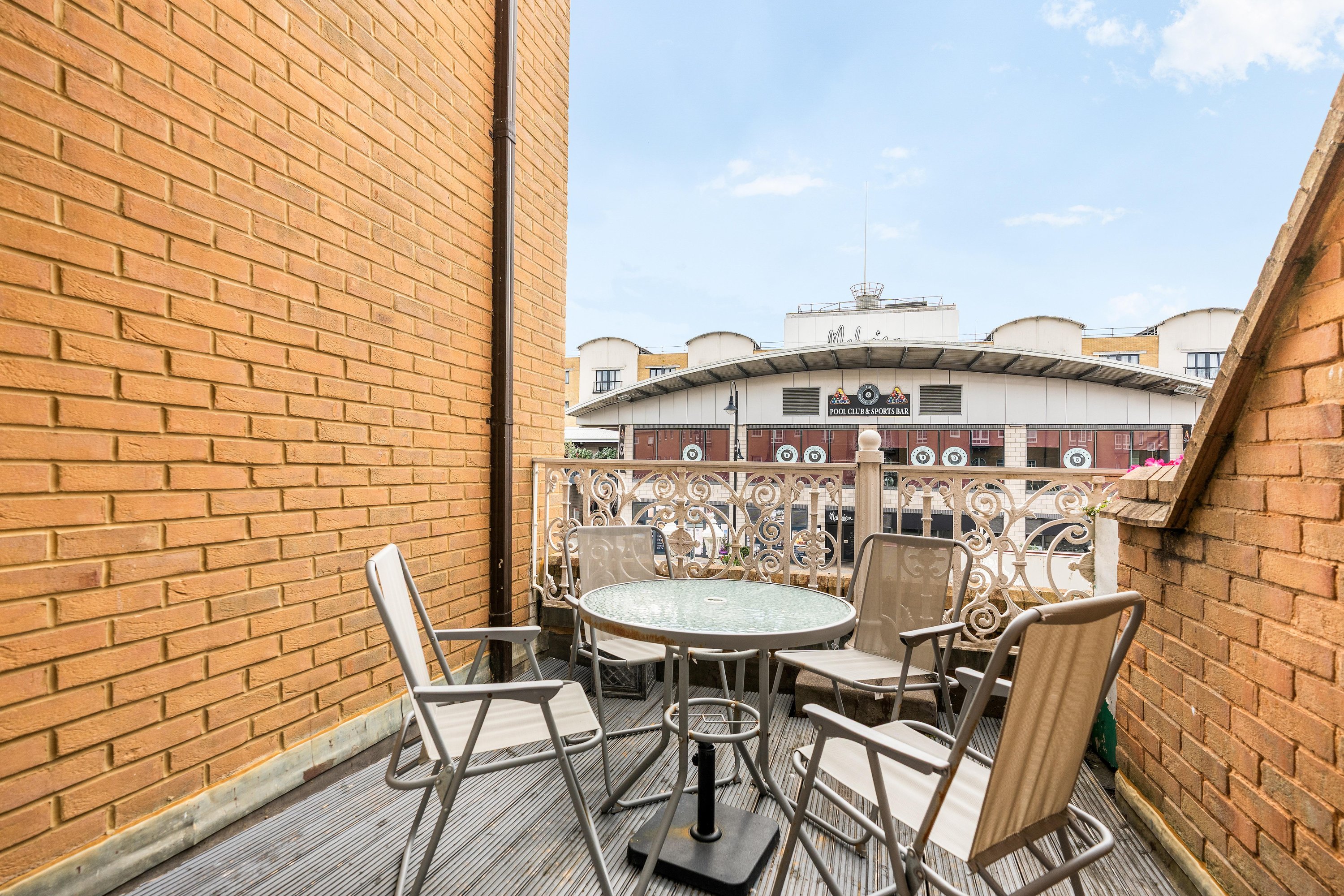 Portside Pearl | By My Getaways in 16 Portside, Brighton Marina Village BN2 5UW - Property image 14 - VivreStays