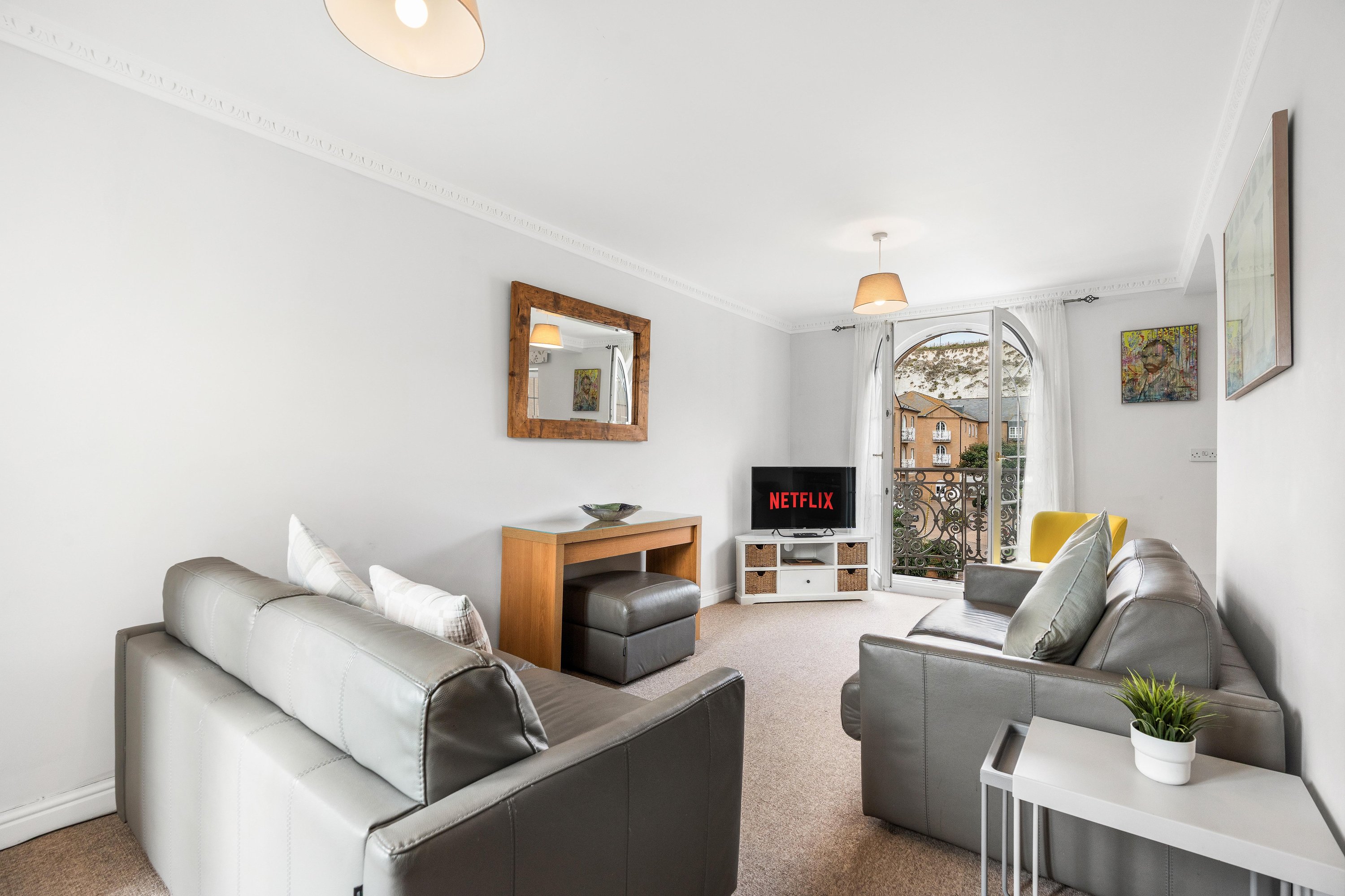 Portside Pearl | By My Getaways serviced apartment - Brighton - VivreStays